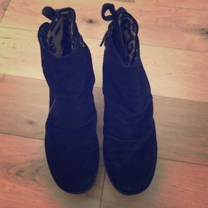 Black stylish Fly London Boots